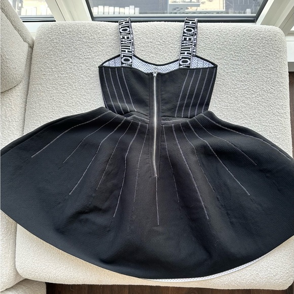 It’s sporty, flirty, and statement-making! This Maje dress is a stunner. Size 1 - Picture 6 of 9